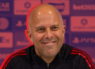 Faz sentido para o Liverpool manter Arne Slot após temporada desastrosa?