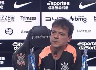 “Ele voltou”: Fernando Diniz ganhará reforço de atacante no Corinthians após período fora