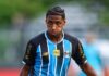 Vaias para Tetê marcam vitória do Grêmio; Luís Castro reage e banca atacante: “Champions League” – Portal do Gremista