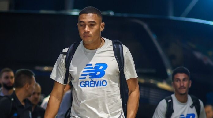 Carlos Vinícius desabafa após noite ‘do contra’ pelo Grêmio: “é triste” – Portal do Gremista