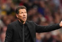 De olho na Champions, Simeone reconhece contribuição de ídolo do Atlético após vitória