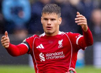‘Não deu certo’: Ex-Liverpool questiona nível de Kerkez e sugere novo lateral ao clube