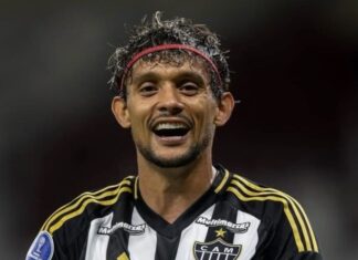 Corinthians quer Gustavo Scarpa e vai oferecer jogadores para possível troca