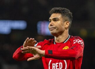‘Foi prematura’: Carragher se corrige após declaração forte sobre Casemiro no Manchester United