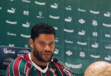 Hulk conta detalhes de adaptação e conversas nos bastidores do Fluminense
