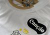 Canção substitui vermelho por branco e preto em nova aplicação no uniforme do Santos FC – Santos Futebol Clube