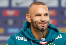 Ancelotti chama Weverton para conversa particular e aumenta dúvidas na escalação do Brasil – Portal do Gremista