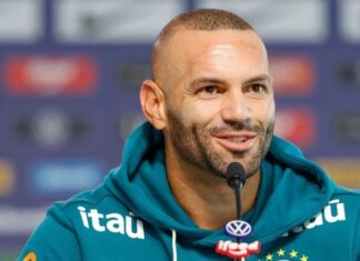 Ancelotti chama Weverton para conversa particular e aumenta dúvidas na escalação do Brasil – Portal do Gremista