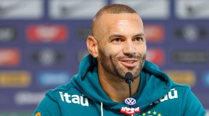 Ancelotti chama Weverton para conversa particular e aumenta dúvidas na escalação do Brasil – Portal do Gremista