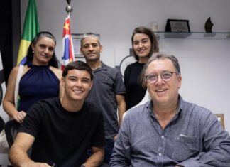 Menino da Vila Samuel Pierri renova contrato com Santos FC até 2029 – Santos Futebol Clube