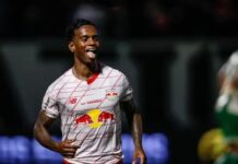 Helinho é alvo antigo do Fluminense e dirigentes fizeram primeiros contatos, detalha jornalista