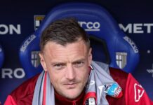 Vardy analisa período no futebol italiano: ‘Mais lento, defensivo, é uma loucura’