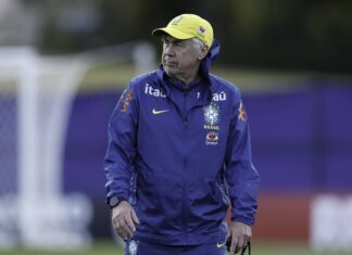 Brasil treina com 5 mudanças em relação ao time da estreia; veja possível escalação contra o Haiti