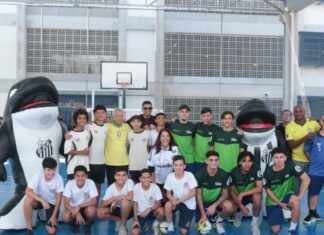 Ídolo Clodoaldo e Meninos da Vila visitam alunos na 4ª edição do “Campeão na Escola” – Santos Futebol Clube