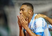 Artilheiro do Grêmio, Carlos Vinícius recebe sondagens do exterior enquanto negocia novo contrato – Portal do Gremista
