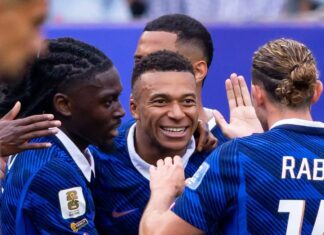 Com Mbappé histórico, França esbanja fartura em passeio com marcha variável na Copa