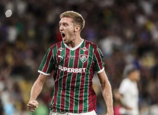 Montenegro apresenta argumento para defender Castillo no Fluminense: “Não dá para avaliar”