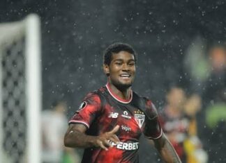 Corinthians tenta ex-São Paulo e ganha três concorrentes