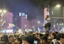 ‘Não é possível explicar’: Como argentinos comemoraram classificação para a final da Copa