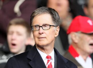 Liverpool inicia negociações para vender participação no clube por R$ 30 bilhões