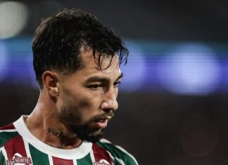 Forçou o cartão? Veja o lance que colocou Lucho Acosta na mira de investigação