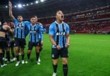 Titular do Grêmio debocha do Inter em postagem na web