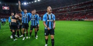 Titular do Grêmio debocha do Inter em postagem na web