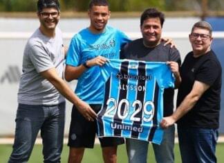 Grêmio renova contrato com promessa do elenco; veja detalhes