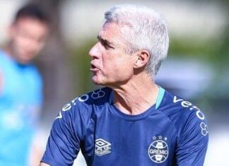 Arthur exalta Luís Castro após vitória contra o Avenida: “Absorvermos as novas ideias”