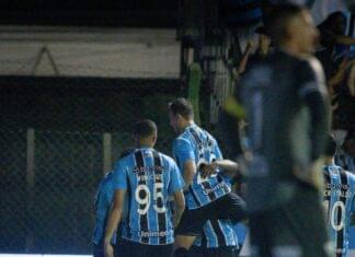 Arthur desencanta, e Grêmio goleia o Avenida pelo Gauchão na estreia de Luís Castro